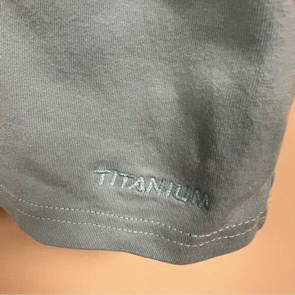 Columbia titanium v neck wrap top size L - Picture 2 of 5